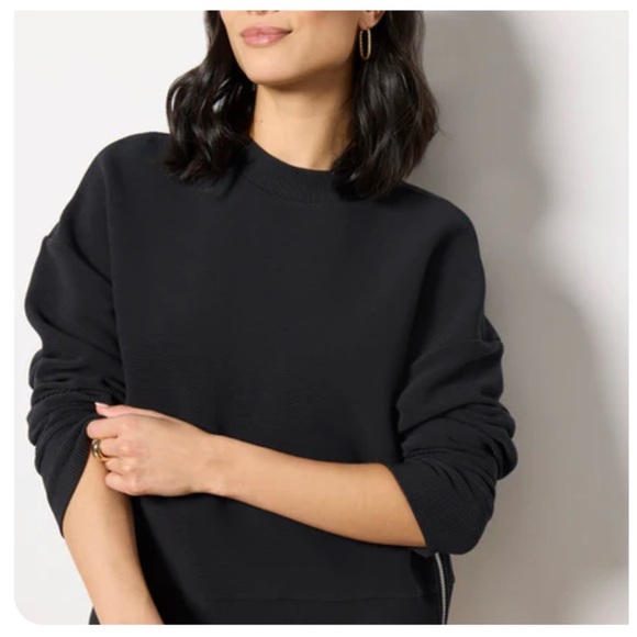 Varley Tops - Varley Women's Black Addelyn Sweatshirt